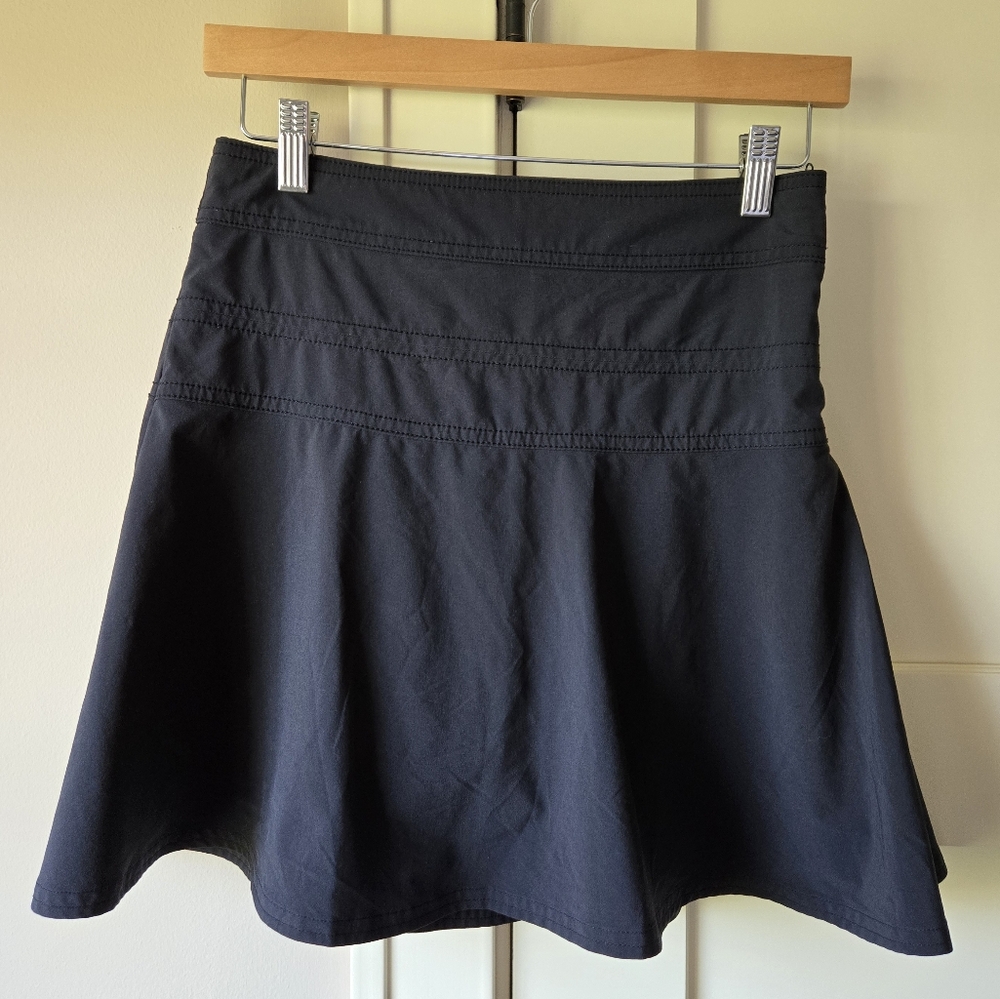 Athleta skirt with built-in shorts